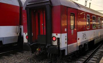 FOTO: Na košickej stanici sa vykoľajil vlak