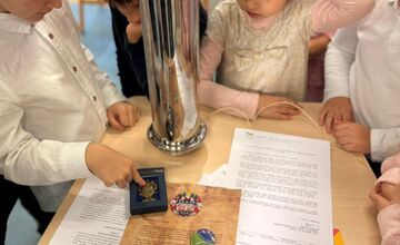 FOTO: Košická knižnica zakopala časovú schránku