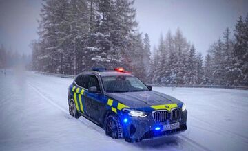 FOTO: Slovensko zasypal sneh. Polícia radí, ako jazdiť bezpečne