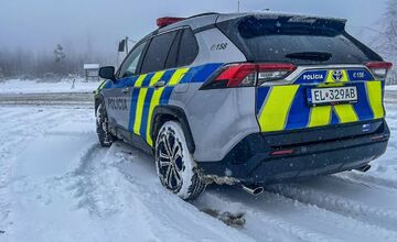 FOTO: Slovensko zasypal sneh. Polícia radí, ako jazdiť bezpečne