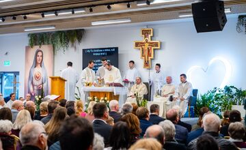 FOTO: Nové Centrum pre mládež vo Vysokej nad Uhom