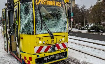 FOTO: Zrážka električiek na Terase