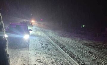 FOTO: Sneh komplikuje dopravu v Rožňavskom okrese