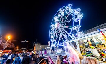 FOTO: Vianočné trhy v Prešove. Sviatočná atmosféra, no vysoké ceny?