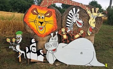 FOTO: V Trstenom pri Hornáde vás privítajú rozprávkové postavičky