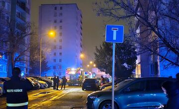 FOTO: Nočný požiar bytu na Terase