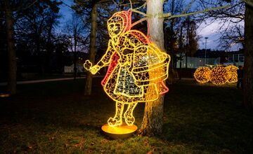 FOTO: V Mestskom parku v Košiciach sa rozžiarilo Rozprávkovo