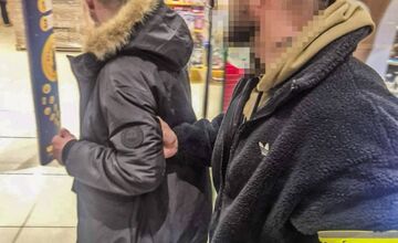 FOTO: Policajti odložili uniformy a zavítali do obchodov, odhalili zlodejov