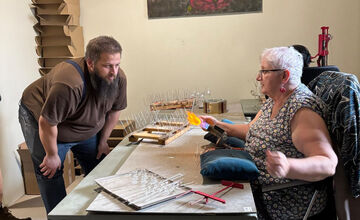 FOTO: Na Gemeri ožila tradícia výroby vianočných gúľ