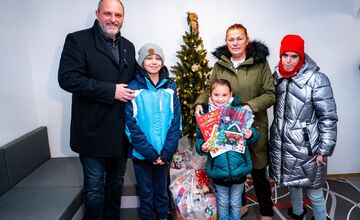 FOTO: Babička s vnúčatami a dcérou dostali pred Vianocami strechu nad hlavou