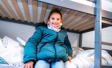 FOTO: Babička s vnúčatami a dcérou dostali pred Vianocami strechu nad hlavou