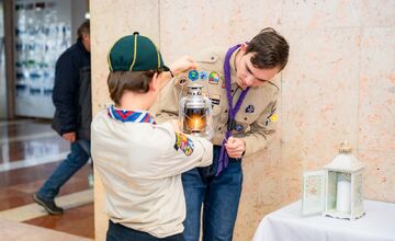 FOTO: Betlehemské svetlo dorazilo na košický magistrát