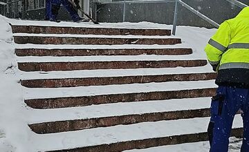 FOTO: Zimná údržba chodníkov v Košiciach