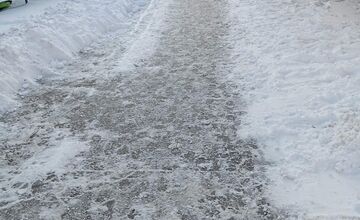 FOTO: Zimná údržba chodníkov v Košiciach