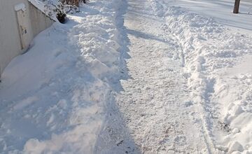 FOTO: Zimná údržba chodníkov v Košiciach