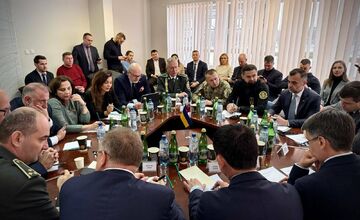 FOTO: Medzi Ukrajinou a Slovenskom otvorili peší koridor