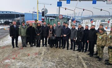 FOTO: Medzi Ukrajinou a Slovenskom otvorili peší koridor