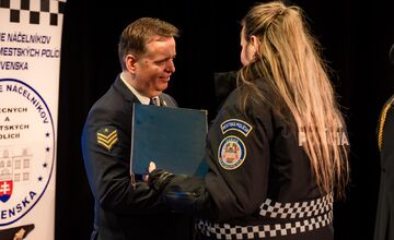 FOTO: Ocenili košických mestských policajtov