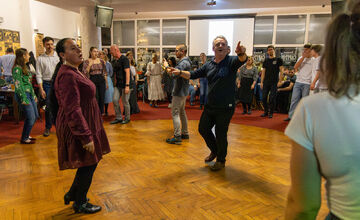 FOTO: Košickí folkloristi si 17. november pripomenuli Nežným tanečným domom