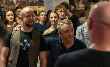 FOTO: Košickí folkloristi si 17. november pripomenuli Nežným tanečným domom