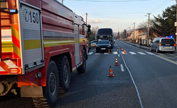 FOTO: Vo Svinici došlo k vážnej dopravnej nehode, zasahujú tu všetky záchranné zložky