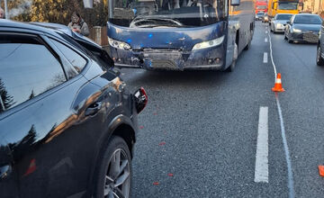 FOTO: Vo Svinici došlo k vážnej dopravnej nehode, zasahujú tu všetky záchranné zložky