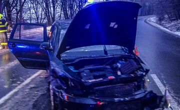 FOTO: Za Ďurďošíkom v smere na Košické Oľšany došlo k čelnej zrážke áut