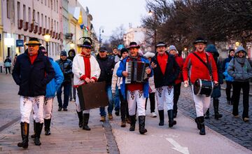 FOTO: Fašiangový sprievod centrom Košíc či sladká šiškománia, takto vyzerali slávnosti v metropole východu