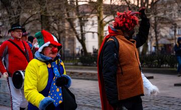 FOTO: Fašiangový sprievod centrom Košíc či sladká šiškománia, takto vyzerali slávnosti v metropole východu