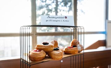 FOTO: Fašiangový sprievod centrom Košíc či sladká šiškománia, takto vyzerali slávnosti v metropole východu