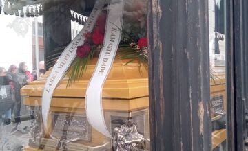 FOTO: Pohreb rómskeho kráľa Róberta Botoša