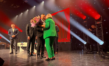 FOTO: V michalovskom kultúrnom stredisku zaplnili celé hľadisko nadšené diváčky