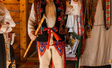 FOTO: Slovenskí politici sa radi obliekajú tradične, nie vždy to dopadne dobre