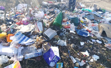 FOTO: V Trebišove vznikla čierna skládka, ľudia ju okamžite nahlásili