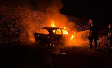 FOTO: Hasiči majú za sebou horúcu noc v Košickom kraji