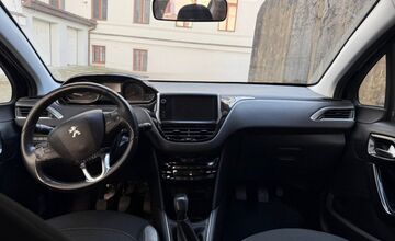 FOTO: Daňové úrady na východe rozpredávajú autá v dražbách