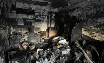 FOTO: Pri Košiciach takmer do tla zhorel dom, žil v ňom člen opozičnej strany