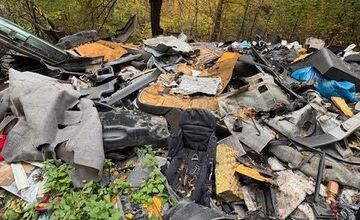 FOTO: Nelegálna skládka odpadu v Ďurkove