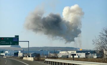 FOTO: Požiar strechy výrobnej haly v Kechneci