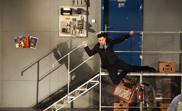 FOTO: Divadlo Komédie vystúpilo pred divákmi v Snine a Trebišove, v Rožňave to skončilo fiaskom