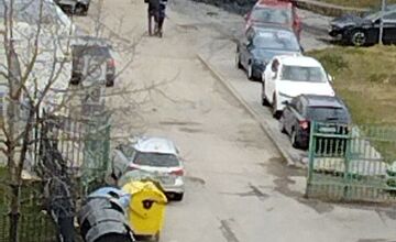 FOTO: Nočný požiar auta na sídlisku KVP