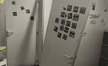 FOTO: Prešovskí fanúšikovia po derby s Košicami zničili toalety Košickej Futbalovej Arény