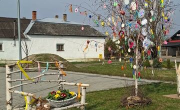 FOTO: Veľkonočná výzdoba v obciach a mestách na východe Slovenska