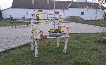 FOTO: Veľkonočná výzdoba v obciach a mestách na východe Slovenska