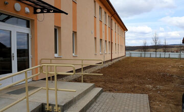 FOTO: V spišskej obci sa čoskro deti dočkajú otvorenia novej školy