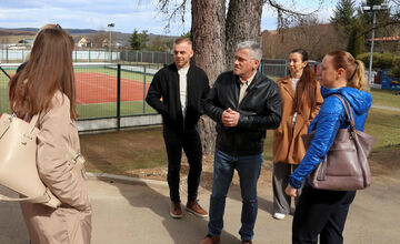 FOTO: V spišskej obci sa čoskro deti dočkajú otvorenia novej školy