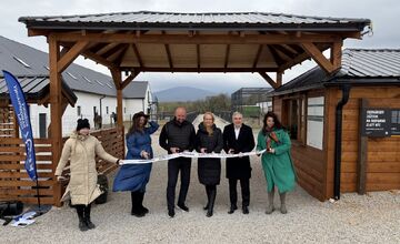 FOTO: V Nováčanoch otvorili Biofarmu