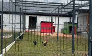 FOTO: V Nováčanoch otvorili Biofarmu