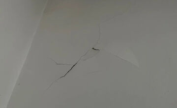 FOTO: Študenti košického gymnázia sa rozhodli konať a vytvorili zbierku na opravu strechy