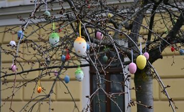 FOTO: Veľkonočná výzdoba v obciach a mestách na východe Slovenska
